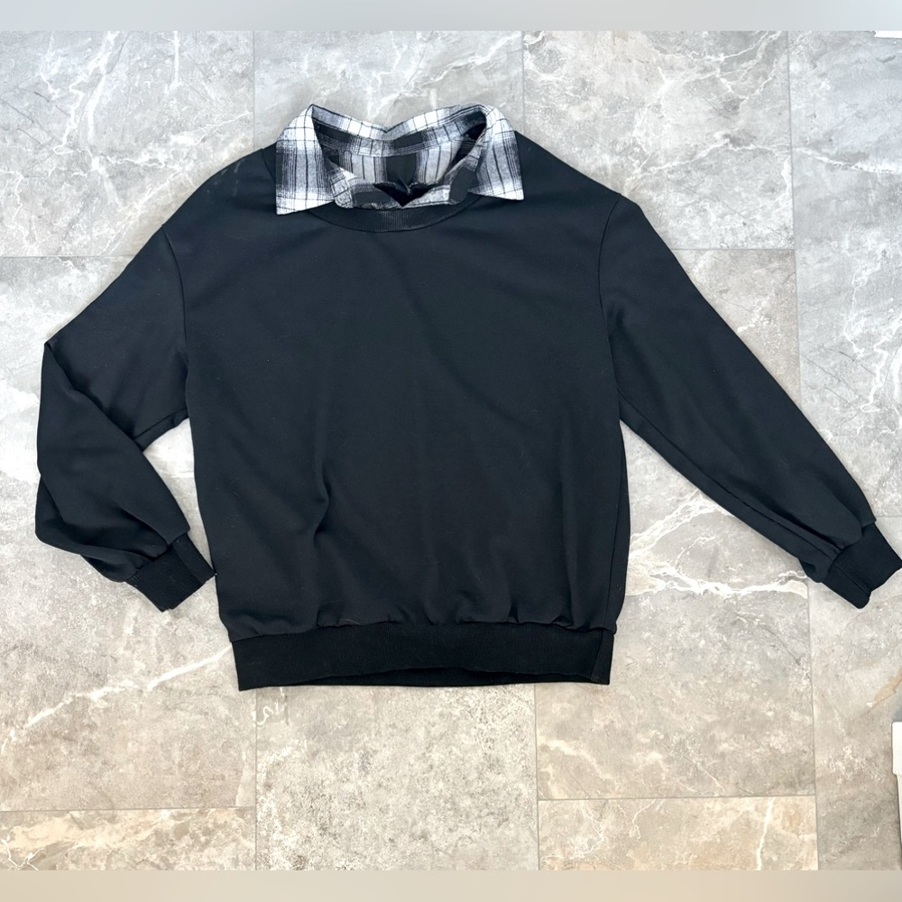Sweatshirt with Collar